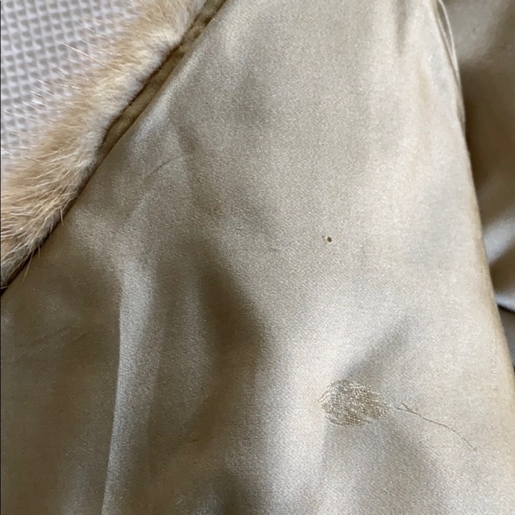 Fur label authority A644638 woman’s cape - Picture 7 of 12